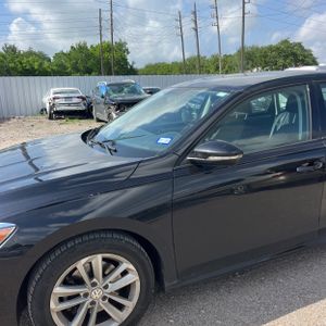 VOLKSWAGEN PASSAT S - 2