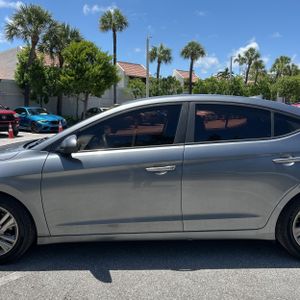 2019 Hyundai ELANTRA SEL 照片 4
