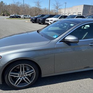 MERCEDES-BENZ E-CLASS - 2