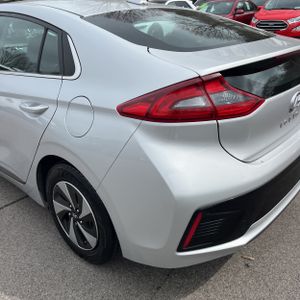 HYUNDAI IONIQ HYBRID SEL - 5