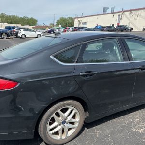 FORD FUSION SE - 9