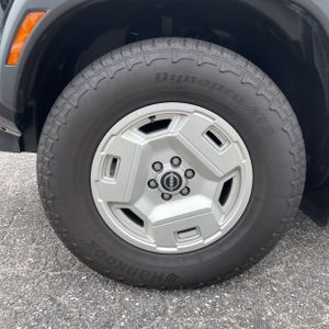 2024 Nissan FRONTIER SV — миниатюра 17