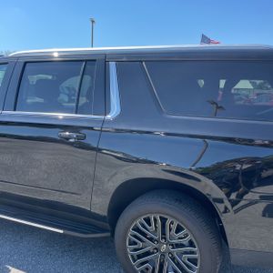 CHEVROLET SUBURBAN LS - 6