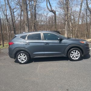 HYUNDAI TUCSON SE - 10