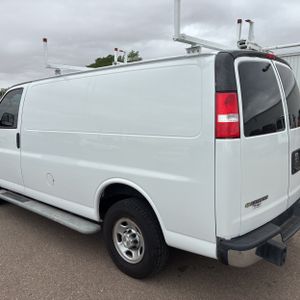 CHEVROLET EXPRESS 2500 - 6