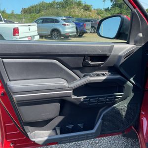 صورة مصغرة 58 لـ 2025 Toyota TACOMA SR5