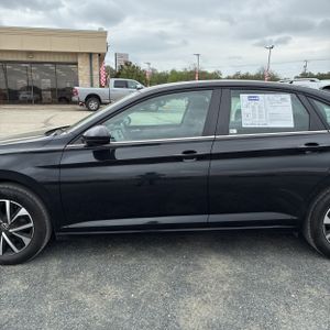 VOLKSWAGEN JETTA S - 4