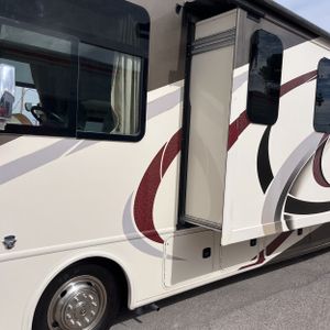 FORD F-53 MOTORHOME CHASSIS - 2