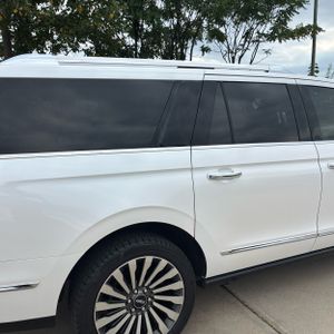 2019 Lincoln NAVIGATOR L RESERVE photo 8
