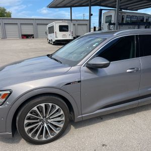 AUDI E-TRON QUATTRO PRESTIGE - 2