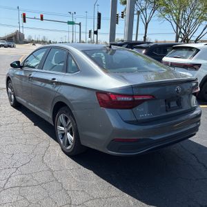 VOLKSWAGEN JETTA SE - 5