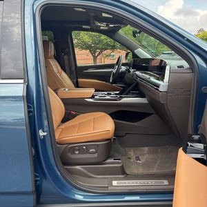 2026 Cadillac ESCALADE LUXURY thumbnail 32