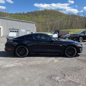 FORD MUSTANG GT - 10