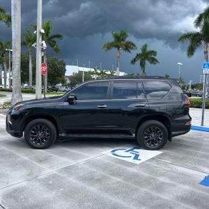 2023 Lexus GX 460 BASE — фото 3
