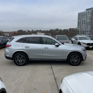 MERCEDES-BENZ GLC - 10