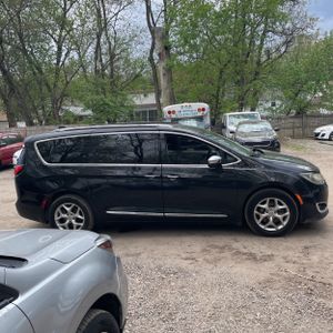 CHRYSLER PACIFICA LIMITED - 10