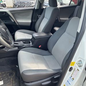 2015 Toyota RAV4 LE 照片 31