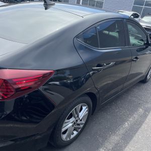 HYUNDAI ELANTRA SEL - 9