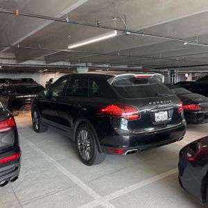 PORSCHE CAYENNE PLATINUM EDITION - 2