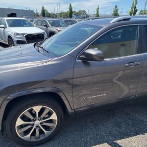 صورة 2 لـ 2019 JEEP CHEROKEE OVERLAND