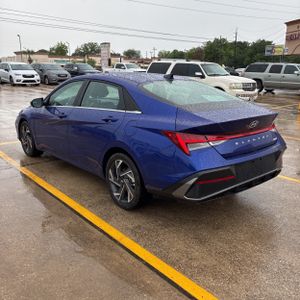 HYUNDAI ELANTRA LIMITED - 5