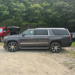 صورة 3 لـ 2015 Cadillac ESCALADE LUXURY