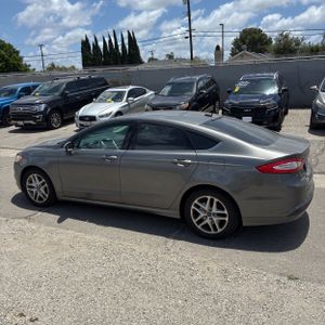 FORD FUSION SE - 3