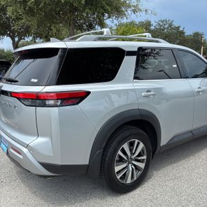 2022 Nissan PATHFINDER SL — фото 9