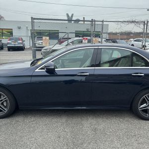 MERCEDES-BENZ E-CLASS - 3