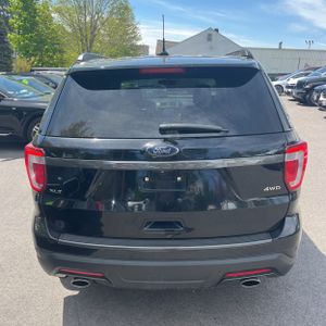 FORD EXPLORER XLT - 4