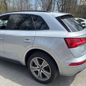 AUDI Q5 PREMIUM PLUS - 6