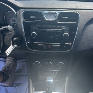 2012 Chrysler 200 LX 缩略图 36