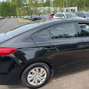 HYUNDAI ELANTRA SE - 9