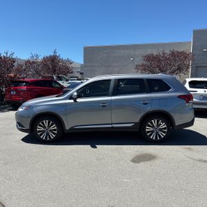 صورة 3 لـ 2020 Mitsubishi OUTLANDER SEL