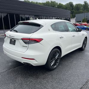 2024 Maserati LEVANTE GT ULTIMA — фото 8