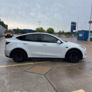 TESLA MODEL Y LONG RANGE - 10