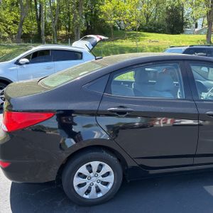 HYUNDAI ACCENT SE - 9