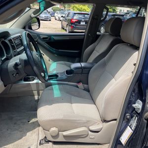 2006 Toyota 4RUNNER SR5 thumbnail 32