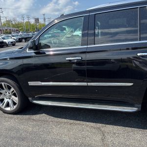 CADILLAC ESCALADE LUXURY - 3