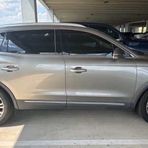 صورة 9 لـ 2017 Lincoln MKX RESERVE