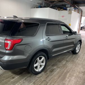 FORD EXPLORER XLT - 8