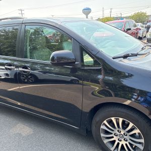 2020 Toyota SIENNA XLE 8-PASSENGER 缩略图 13