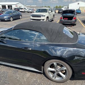 FORD MUSTANG BASE - 6
