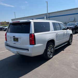 CHEVROLET SUBURBAN LTZ - 8