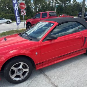 FORD MUSTANG BASE - 2