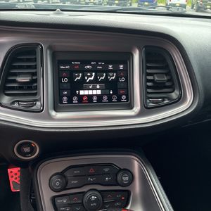 2023 Dodge CHALLENGER R/T — миниатюра 37