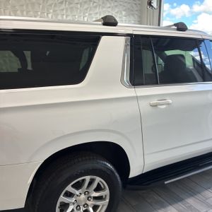 CHEVROLET SUBURBAN LT - 9