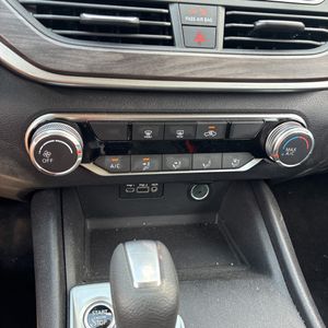 2025 Nissan ALTIMA SV thumbnail 36