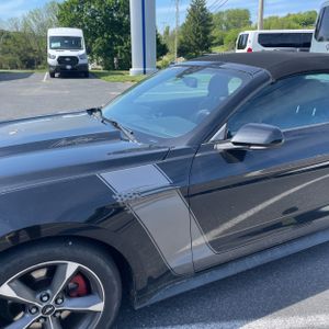 FORD MUSTANG V6 - 2