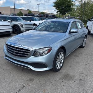 MERCEDES-BENZ E-CLASS - 1